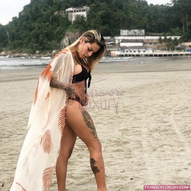 Adrielly Sants - Foto 40 de 141