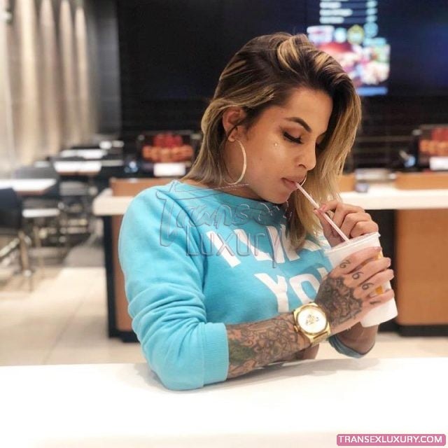 Adrielly Sants - Foto 47 de 141