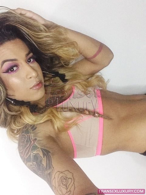 Adrielly Sants - Foto 104 de 141