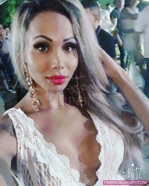 Aghata Ferraz - Foto 75 de 176