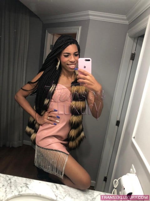 Alyra Camargo - Foto 1 de 11