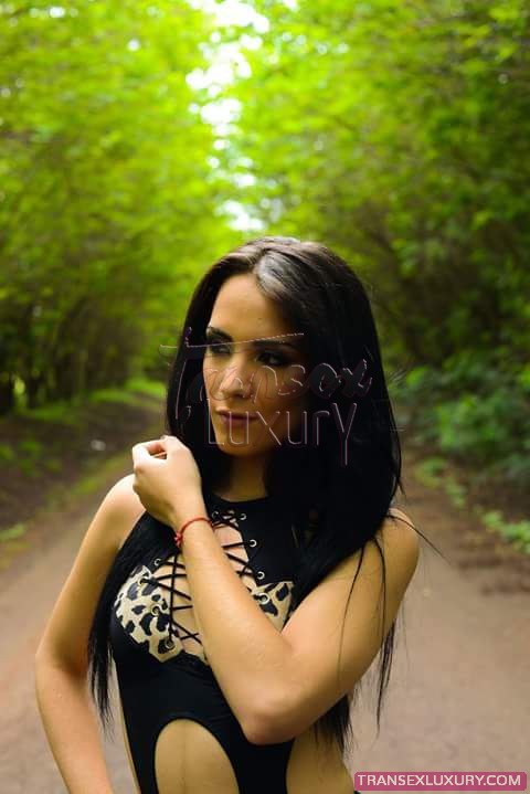 Caroline Campos - Foto 2 de 12