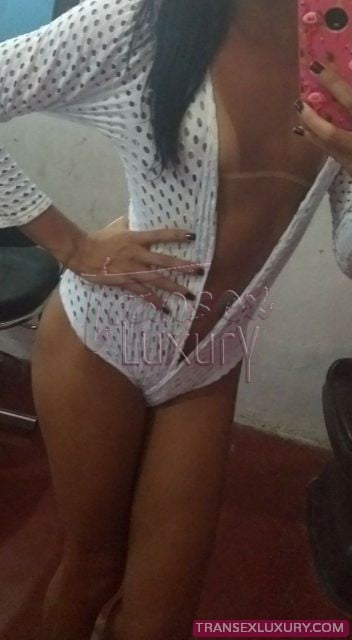Carol Ribeiro - Foto 1 de 9