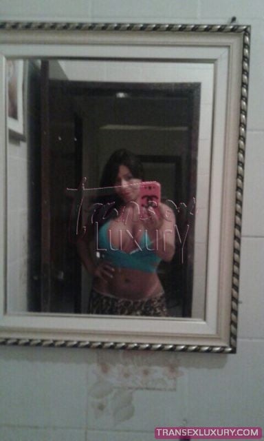 Daniela Mangorra - Foto 1 de 9