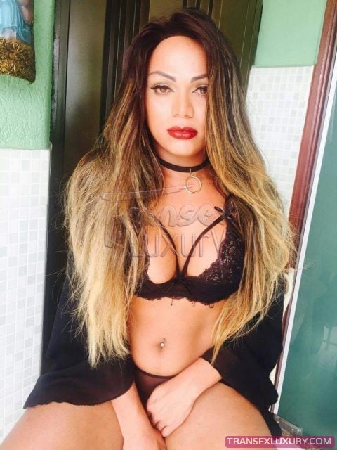 Débora Almeida - Foto 10 de 45