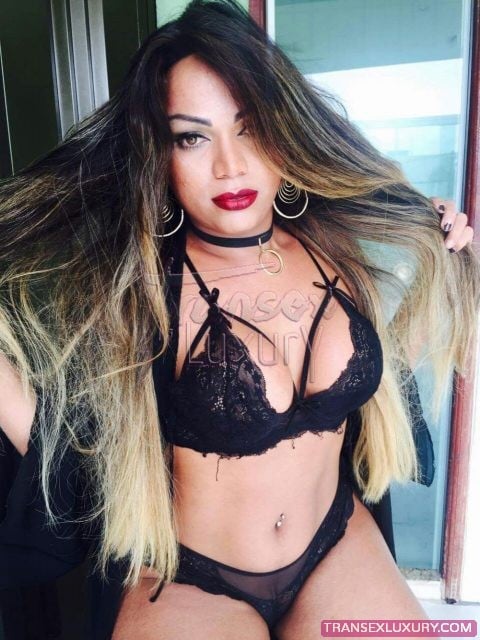 Débora Almeida - Foto 11 de 45