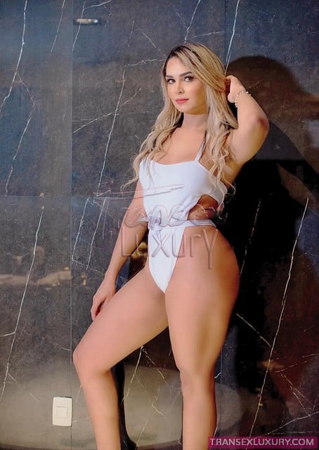 Emily Santos - Foto 6 de 74