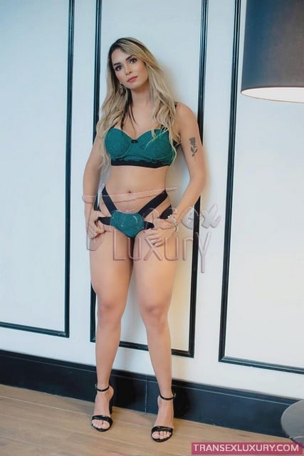 Emily Santos - Foto 23 de 74