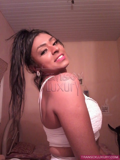 Evellym Esteves - Foto 5 de 10