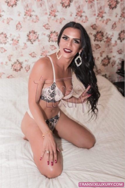 Francine Macedo - Foto 4 de 25