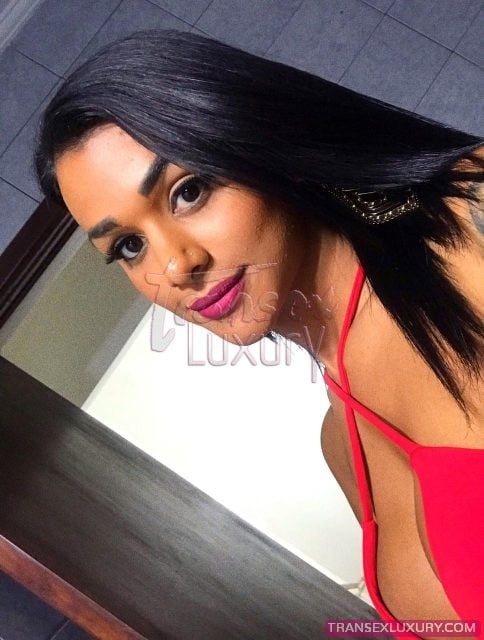 Julia Alves - Foto 2 de 182