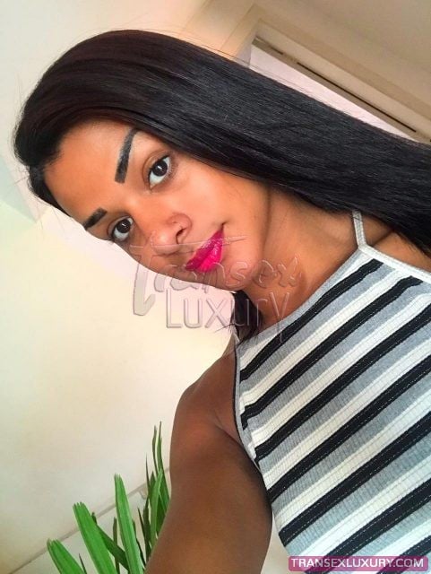 Julia Alves - Foto 143 de 182