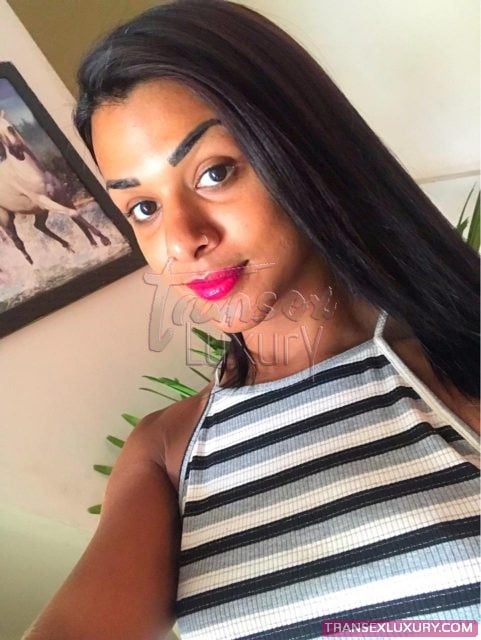 Julia Alves - Foto 144 de 182