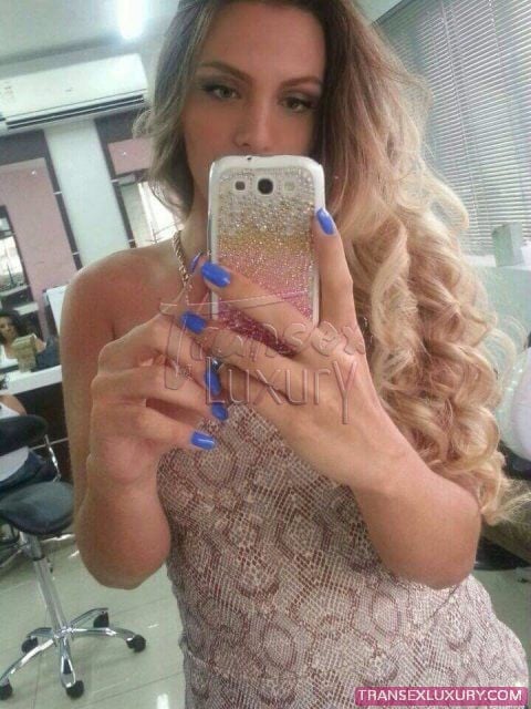 Karol Magalhães - Foto 23 de 67