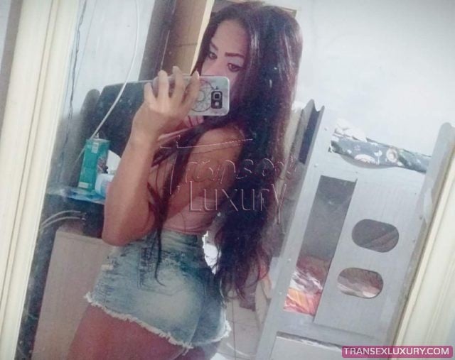 Larissa Oliveira - Foto 15 de 34