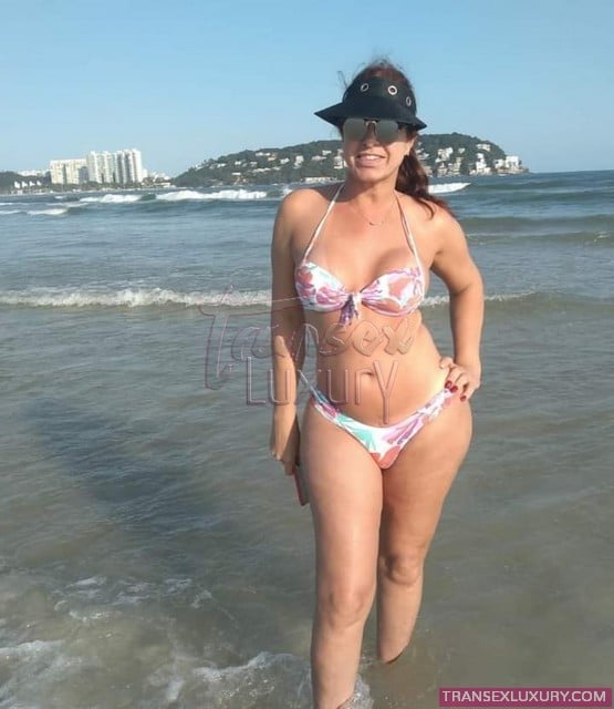 Lia Patricia - Foto 50 de 52