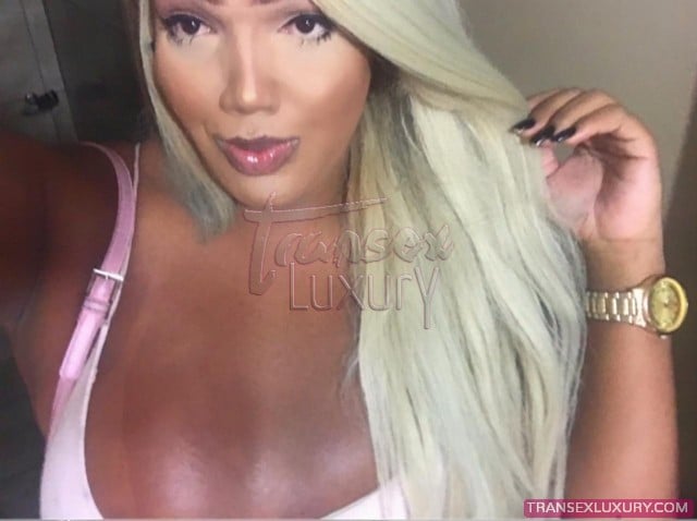 Lívia Ribeiro - Foto 1 de 90