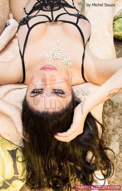 Lia Dinelly - Foto 7 de 35