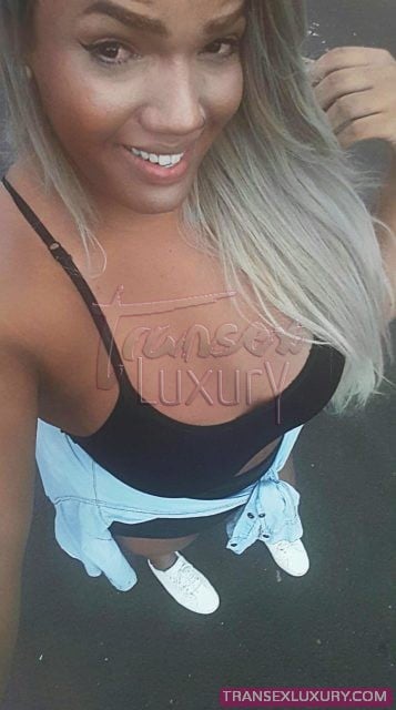 Lívia Ribeiro - Foto 21 de 90