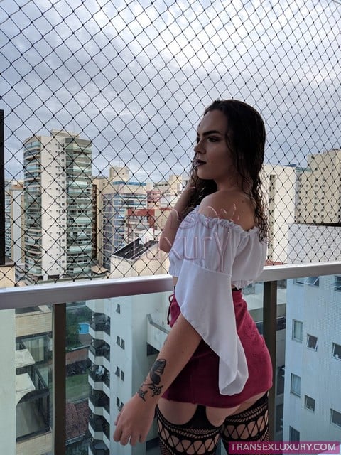 Lívia Maria - Foto 1 de 17