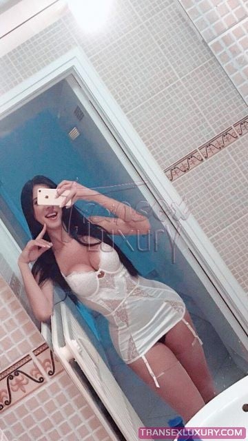 Mickaelly Menegazzi - Foto 13 de 66