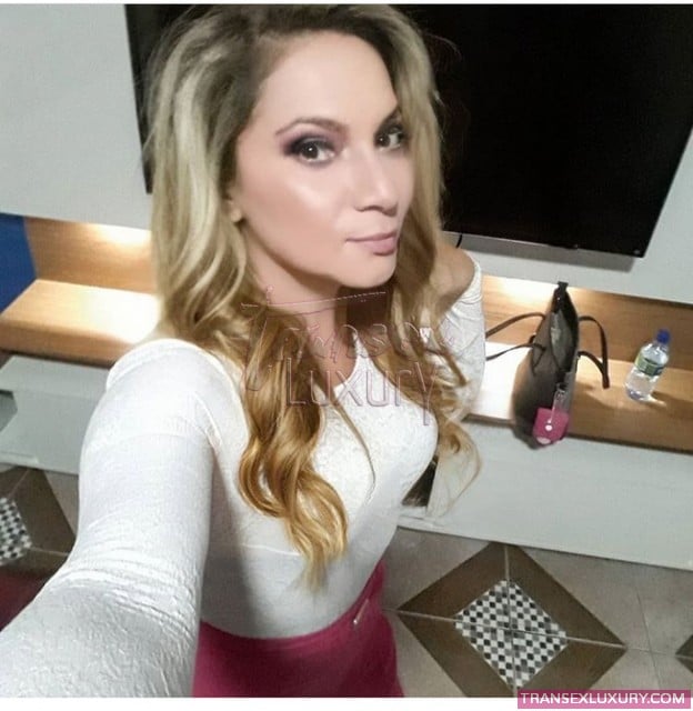 Mell Lins - Foto 1 de 11