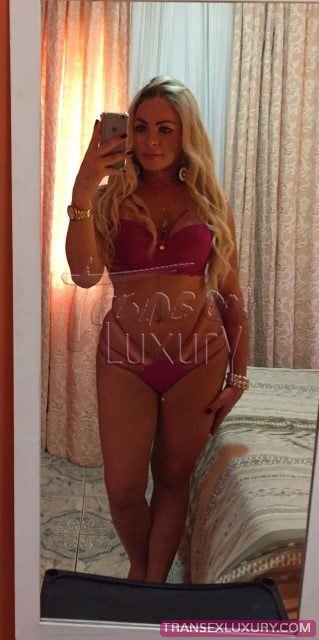 Nicolly DiCapri - Foto 88 de 114