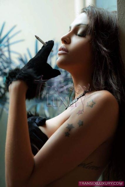 Nicolly Hilton - Foto 12 de 49