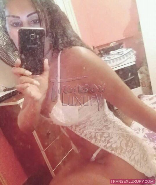Nicolly Lins - Foto 16 de 50