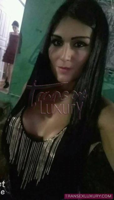Nicolly Lins - Foto 32 de 50