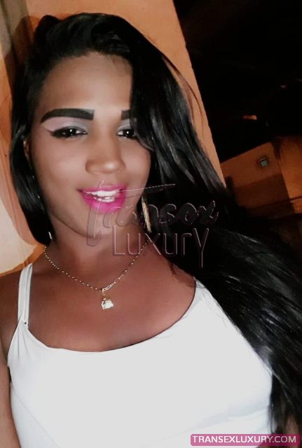 Nicolly Marley - Foto 1 de 18