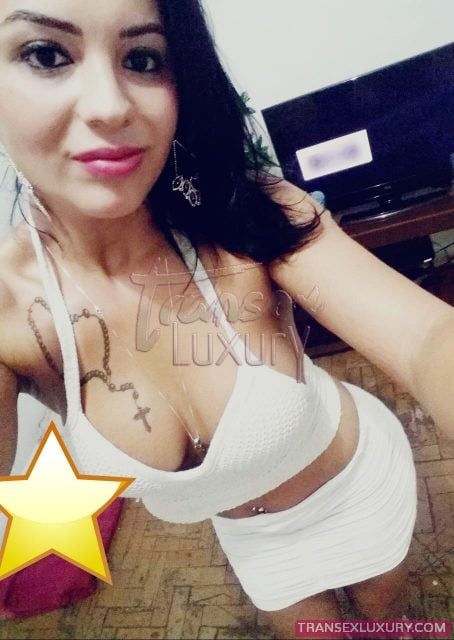 Nicoly Maya - Foto 1 de 49