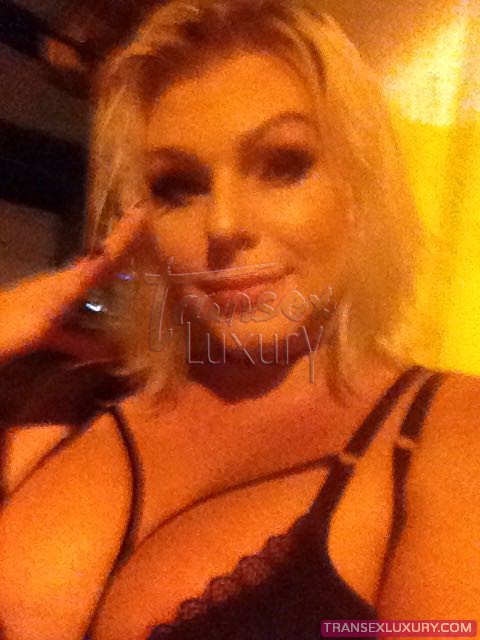 Patty Burgatt - Foto 1 de 18