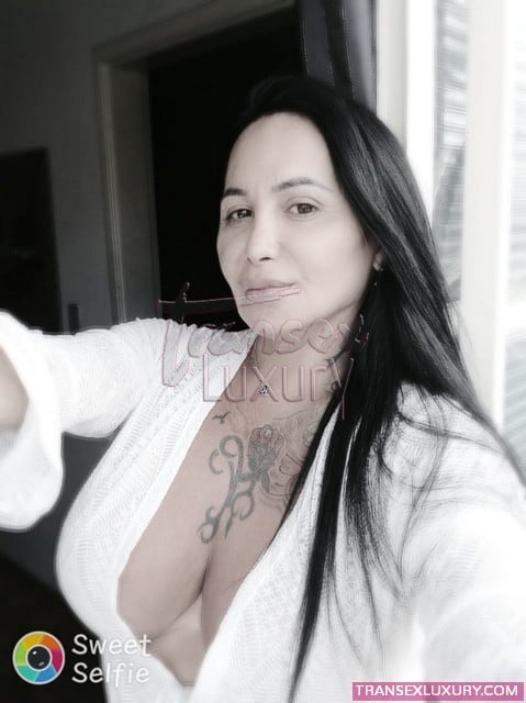 Paola Marques - Foto 1 de 18
