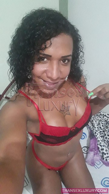 Pyetra Ferrary - Foto 4 de 8