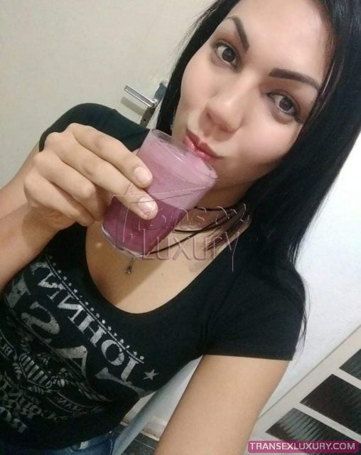 Stephanie Matos - Foto 2 de 11