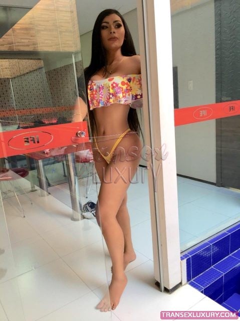 Suellen Oliveira - Foto 2 de 159