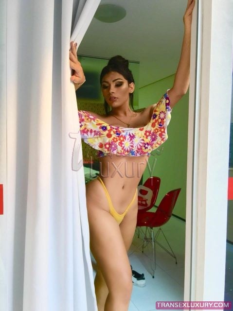 Suellen Oliveira - Foto 8 de 159