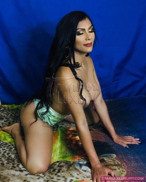 Suellen Oliveira - Foto 36 de 159
