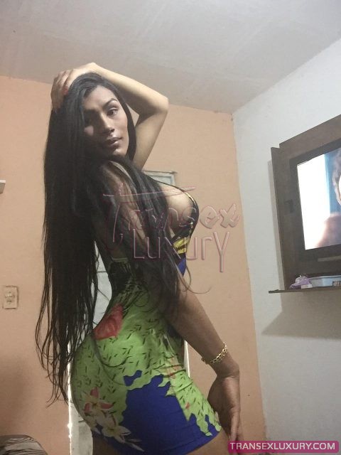 Suellen Oliveira - Foto 49 de 159