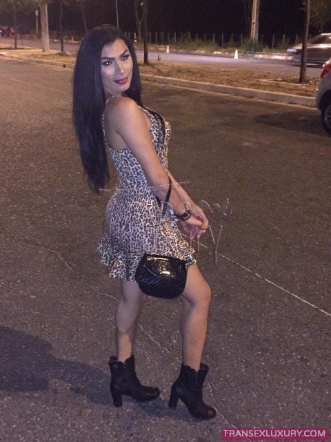 Suellen Oliveira - Foto 51 de 159