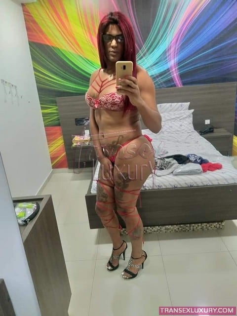 Tiffany Escavennato - Foto 4 de 7