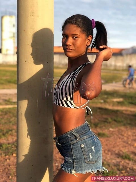 Thallya Safadinha - Foto 1 de 10