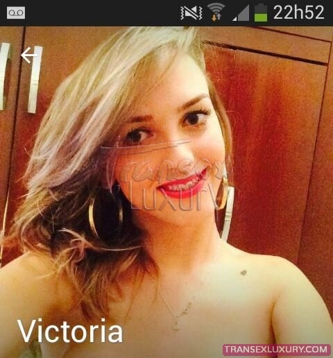 Victoria Bettencurt - Foto 78 de 95
