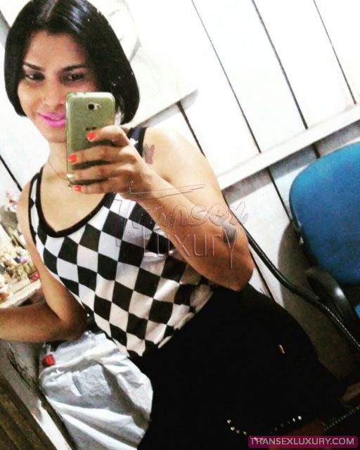 Yasmin Araújo - Foto 7 de 32
