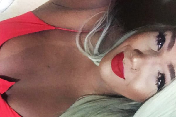 Lívia Ribeiro Travesti com Local em Patrocínio